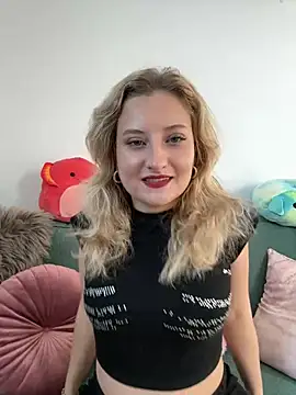 Snapshot of MileySummer chatting on March 2025 09:18:02 AM MileySummer online show from March 2025 09:18:02 AM
