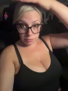 EvaWelly online show from June 2026 08:25:02 PM