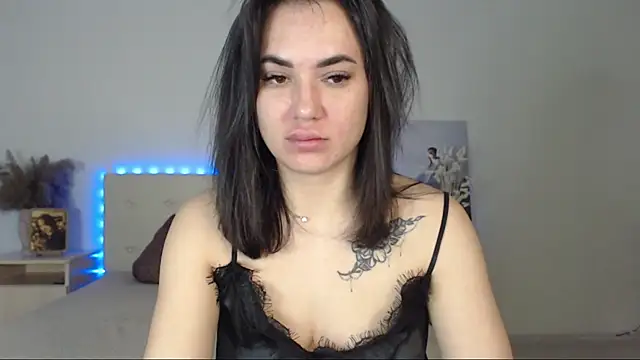 Snapshot of RoxannePure chatting on March 2025 02:04:02 AM RoxannePure online show from March 2025 02:04:02 AM