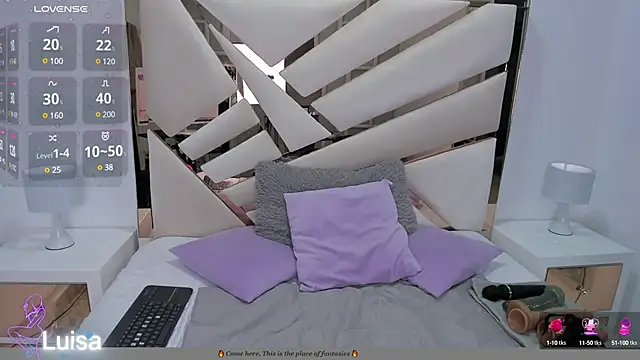 Snapshot of Naughty__Mom chatting on January 2025 12:05:01 PM Naughty Mom online show from January 2025 12:05:01 PM