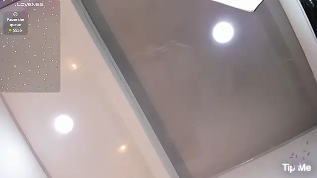 Snapshot of Naughty__Mom chatting on January 2025 03:57:02 PM Naughty Mom online show from January 2025 03:57:02 PM