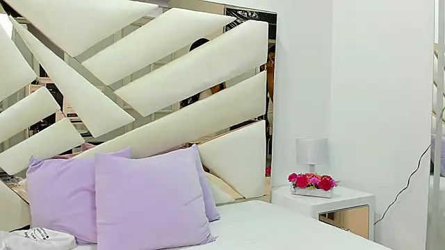 Snapshot of Naughty__Mom chatting on March 2025 09:56:01 AM Naughty Mom online show from March 2025 09:56:01 AM