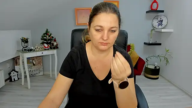 LollaGirl online show from December 2024 04:47:02 AM