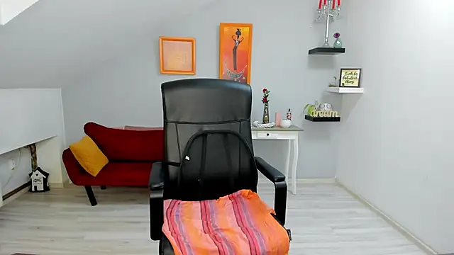 LollaGirl online show from January 2026 04:27:02 AM