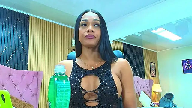 Snapshot of BARBIE_BROWNN chatting on June 2026 02:52:01 PM BARBIE BROWNN online show from June 2026 02:52:01 PM