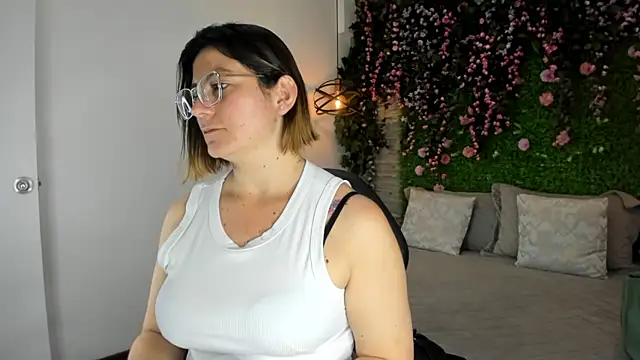 SarahDeyvis online show from January 2026 02:20:01 PM