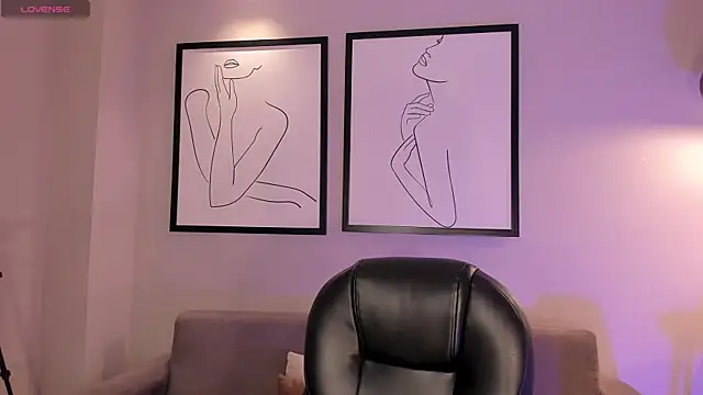 EveBensonX online show from November 2025 12:16:02 PM