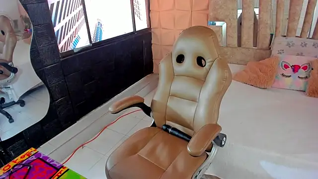 cute sassy online show from March 2026 08:47:01 PM