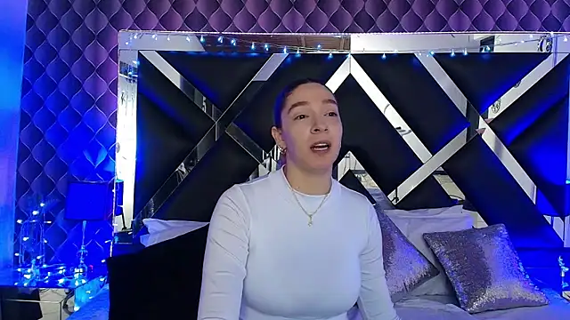 victoriaa lee  online show from February 2026 07:01:02 PM