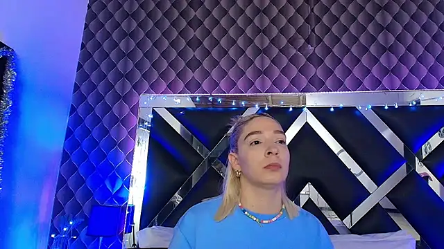 victoriaa lee  online show from February 2026 07:46:01 PM