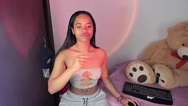 Snapshot of Mia_damm chatting on September 2025 04:34:02 AM Mia damm online show from September 2025 04:34:02 AM