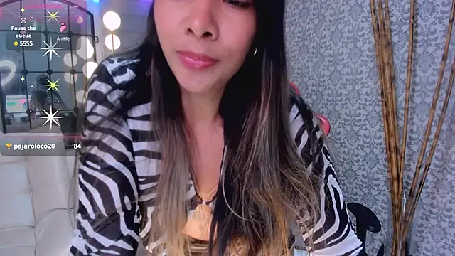 Snapshot of RenataReyes chatting on January 2025 01:48:01 AM RenataReyes online show from January 2025 01:48:01 AM