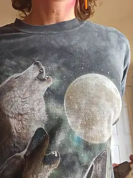 mossy kiss online show from November 2025 07:30:01 PM