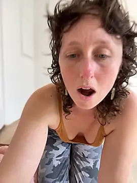 mossy kiss online show from March 2026 06:41:02 PM