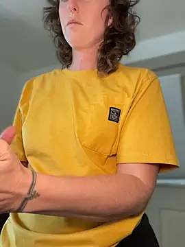 mossy kiss online show from April 2026 06:46:02 PM