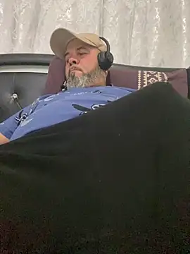 Cristian-Brayan online show from December 2025 02:12:02 PM