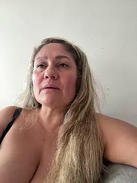 Snapshot of gabiTetas chatting on April 2026 08:17:02 PM gabiTetas online show from April 2026 08:17:02 PM