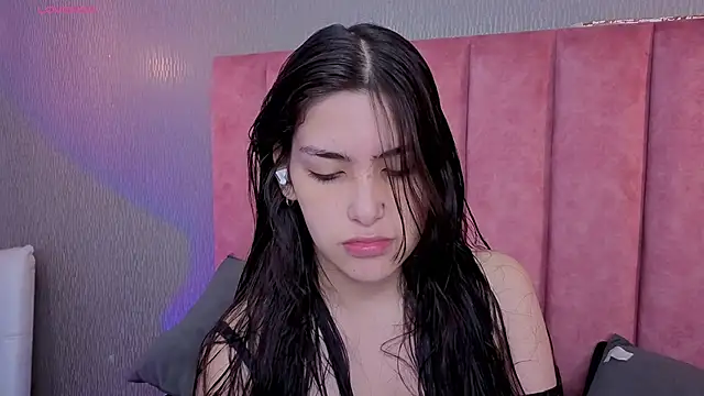 Alexa Thaylor  online show from February 2026 03:44:01 PM