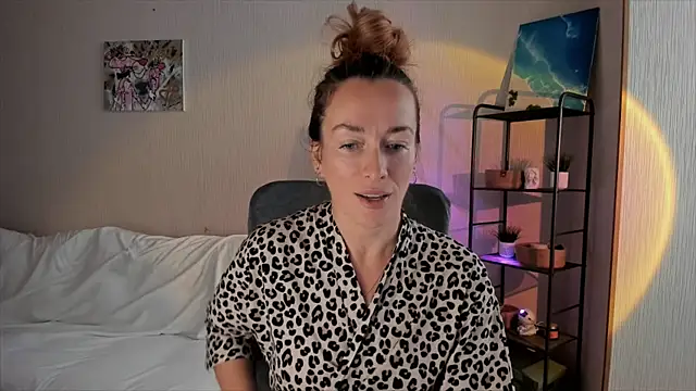 RebeccaMartinez online show from September 2025 06:30:02 AM