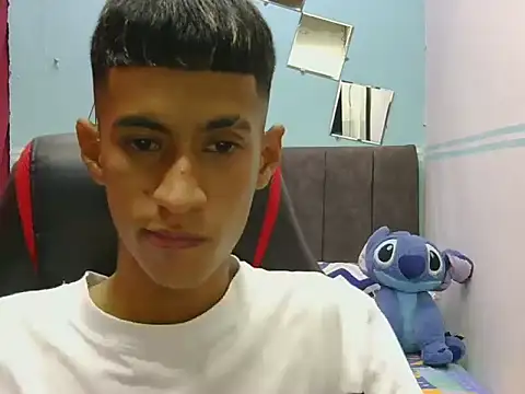 Angelstripboy online show from May 2026 11:02:02 PM