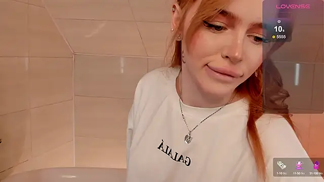 Phoenix Margo online show from October 2025 09:39:01 AM