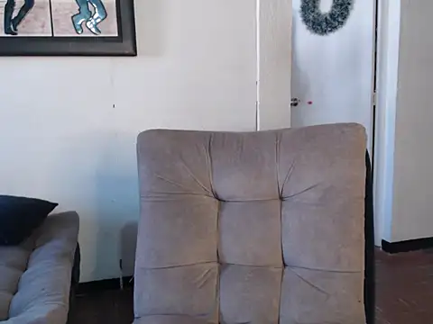 Liamiler01  online show from December 2024 12:16:02 PM