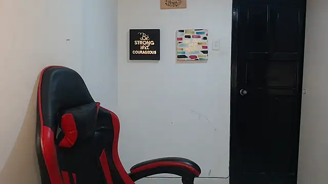 Liamiler01  online show from October 2025 12:38:02 PM