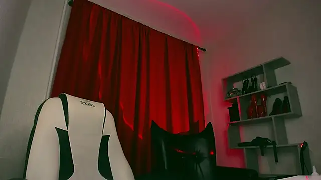 Frau  Lilith online show from March 2025 12:54:02 PM