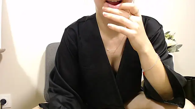 Snapshot of ninfa2000 chatting on February 2026 10:30:02 PM ninfa2000 online show from February 2026 10:30:02 PM