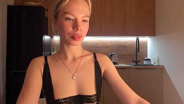 Olivia Bells online show from March 2025 09:35:01 PM
