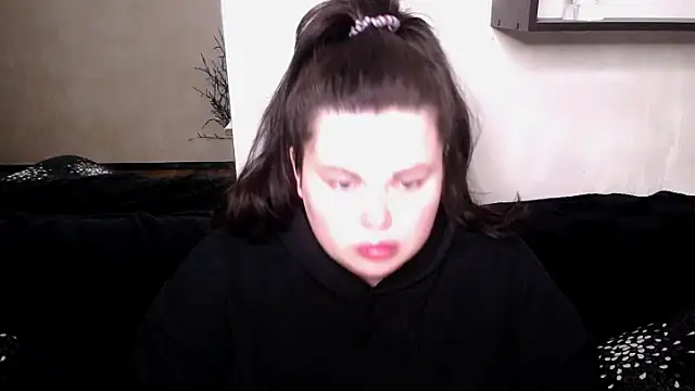 Emily Mo online show from October 2025 05:28:01 AM