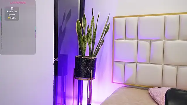 Anais aradia online show from January 2026 05:21:01 AM