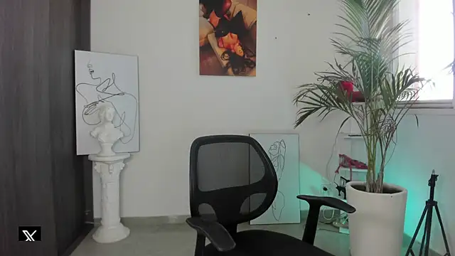 Snapshot of liah_v chatting on January 2025 07:45:01 PM liah v online show from January 2025 07:45:01 PM