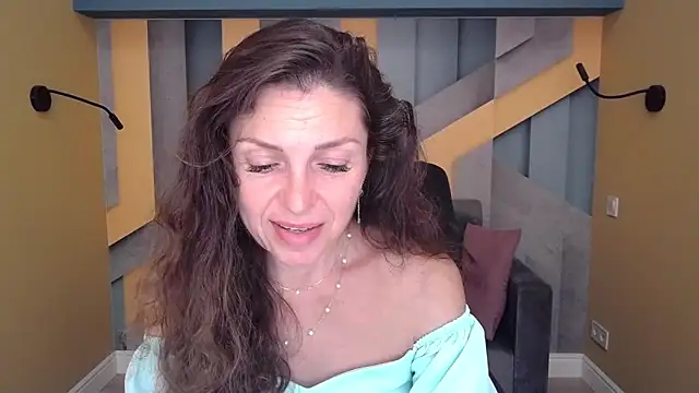 EllaLong online show from September 2025 11:32:01 AM