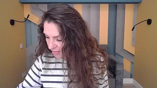 EllaLong online show from October 2025 12:33:01 PM