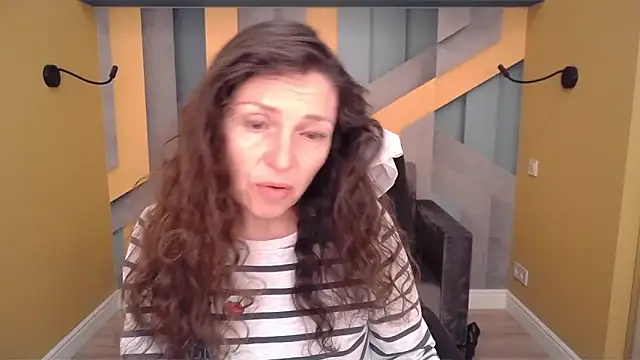 EllaLong online show from April 2026 11:37:01 AM