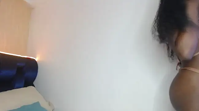 NaiaGils online show from February 2025 03:28:02 PM