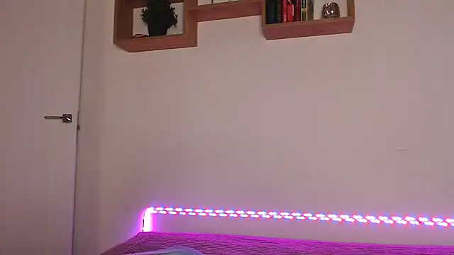 Karolina love  online show from November 2025 05:35:02 PM