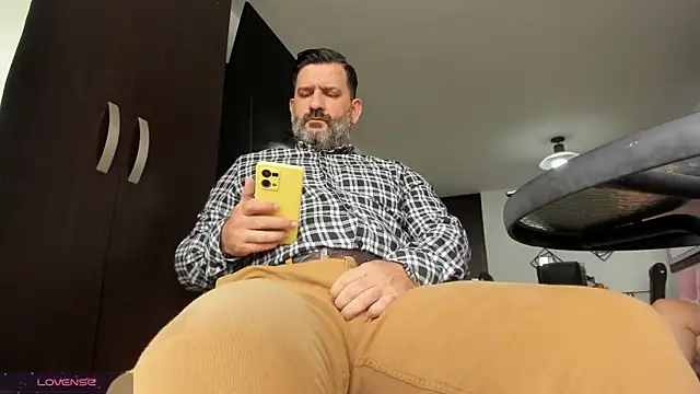 Maxi TheBigDaddy online show from April 2026 12:47:01 PM