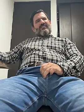 Snapshot of Maxi_TheBigDaddy chatting on June 2026 11:05:01 AM Maxi TheBigDaddy online show from June 2026 11:05:01 AM