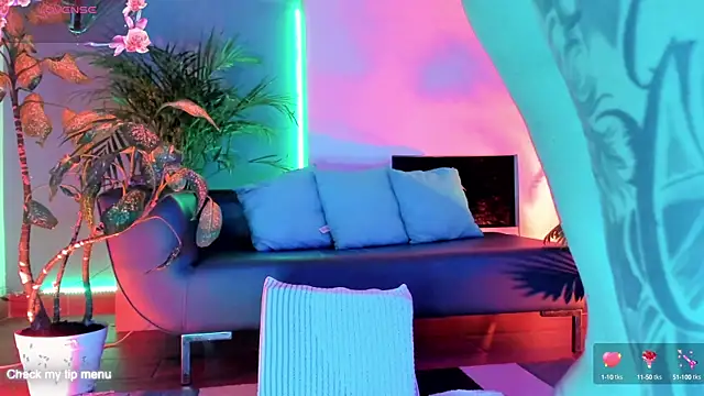 Megan inked online show from October 2025 03:25:01 AM