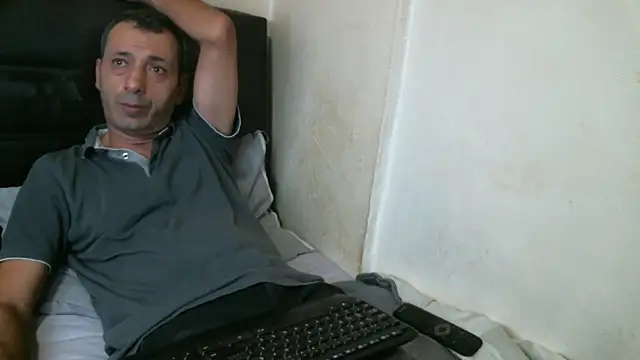 Snapshot of Rator_2 chatting on September 2025 09:04:02 PM Rator 2 online show from September 2025 09:04:02 PM