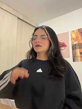 Cat2525 online show from March 2026 01:33:02 AM