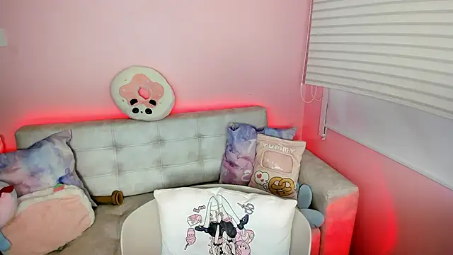 tinysara online show from May 2026 04:27:02 PM