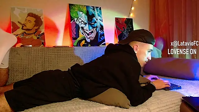 Snapshot of Midnighter_ chatting on January 2025 12:43:02 AM Midnighter  online show from January 2025 12:43:02 AM