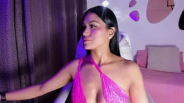 Caroliina Saenz online show from January 2026 07:59:01 PM