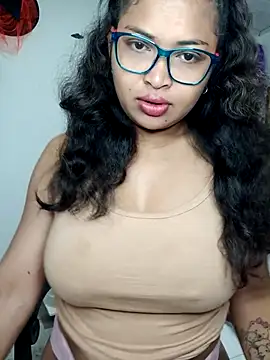 Snapshot of chalohott chatting on December 2025 10:24:02 AM chalohott online show from December 2025 10:24:02 AM