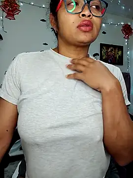 Snapshot of chalohott chatting on December 2025 10:08:02 AM chalohott online show from December 2025 10:08:02 AM