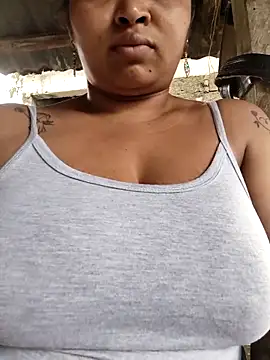 Snapshot of chalohott chatting on January 2026 12:10:01 PM chalohott online show from January 2026 12:10:01 PM