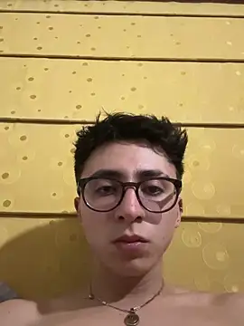 CamiRojas boy online show from September 2025 03:30:02 AM